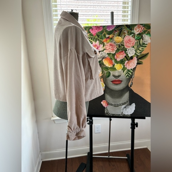 NWOT SHEIN FRENCHY FLAP POCKET, CROP CORDUROY JACKET SZ L. Trendy, neutral tone - Picture 4 of 10